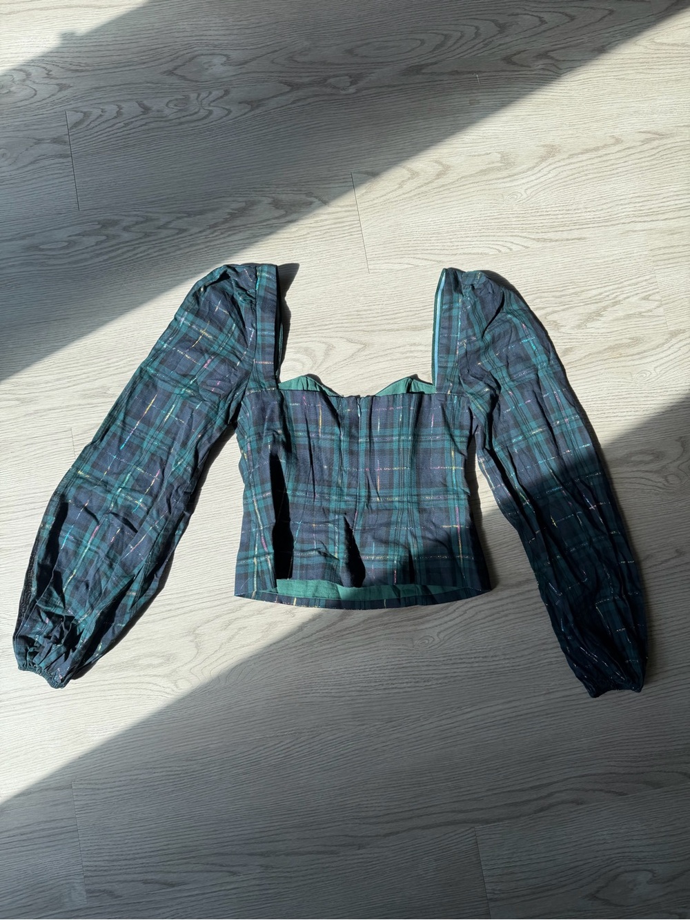 LOVERS AND FRIENDS Cameryn Top in Forest Green - Picture 1 of 6